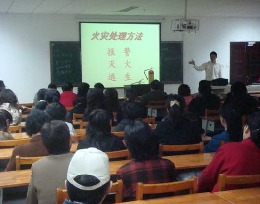（消防协会李教员现场讲解）